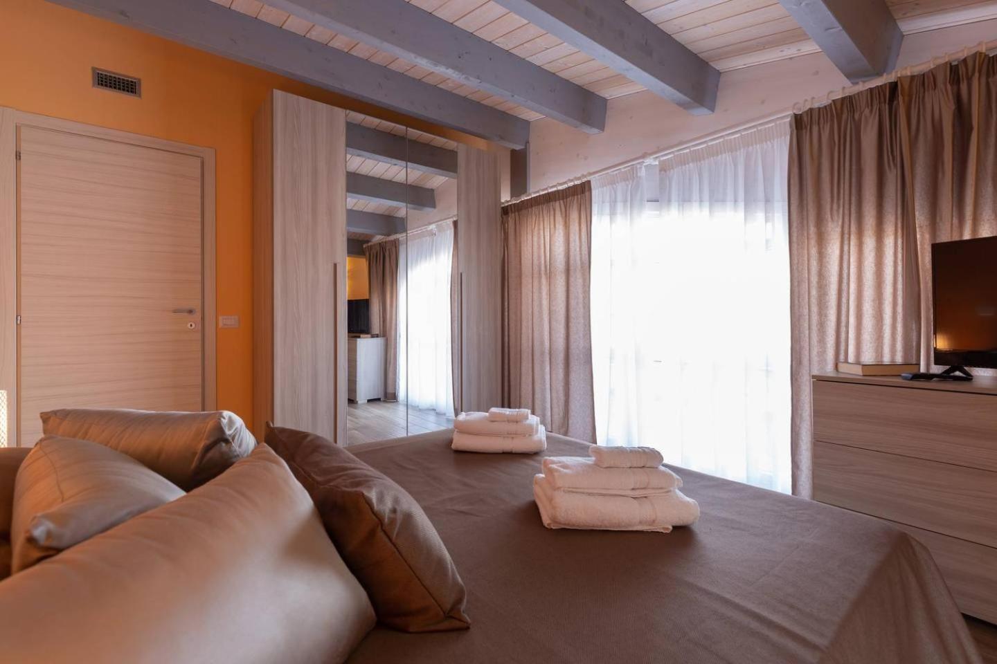 Il Sopracciglio Suites - Red Suite Cassino Extérieur photo